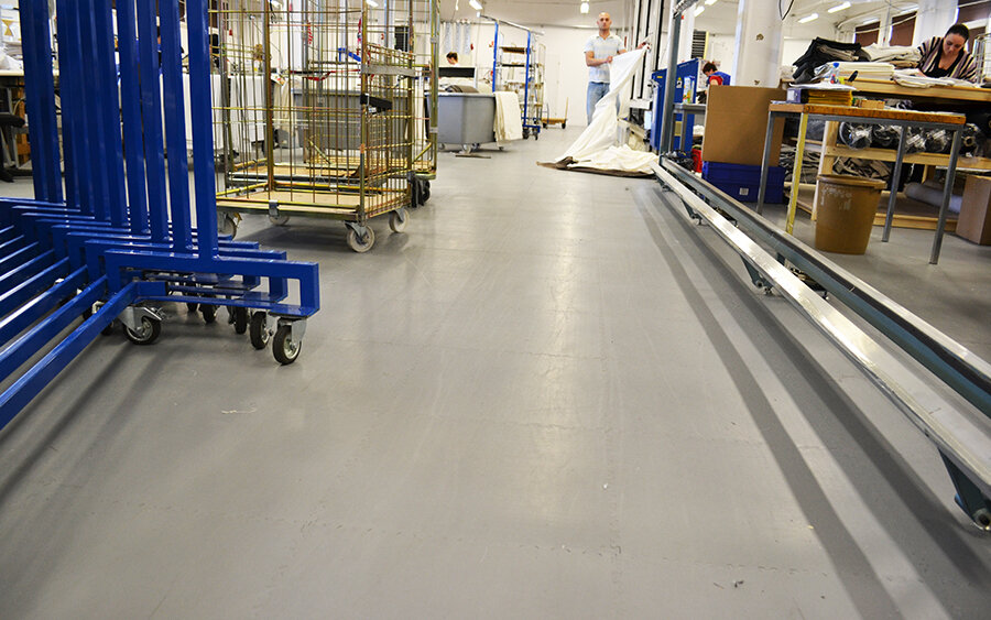 Plastová podlaha Fortelock v dílně a ve skladu
