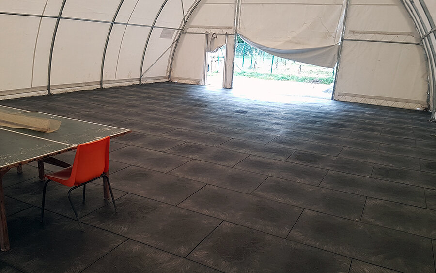 Plastová podlaha do stanu v areálu pro děti