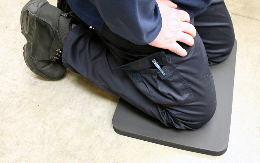 Podložky pod kolena pro komfort při práci